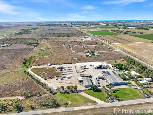 Warehouse for sale in Walschs Crossing, Bowen
