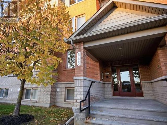 Condo for sale in Barrhaven East, Ottawa