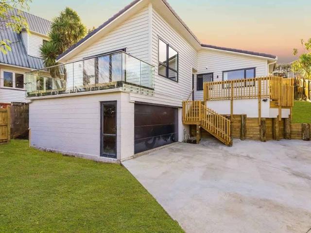 House for rent in Oratia
