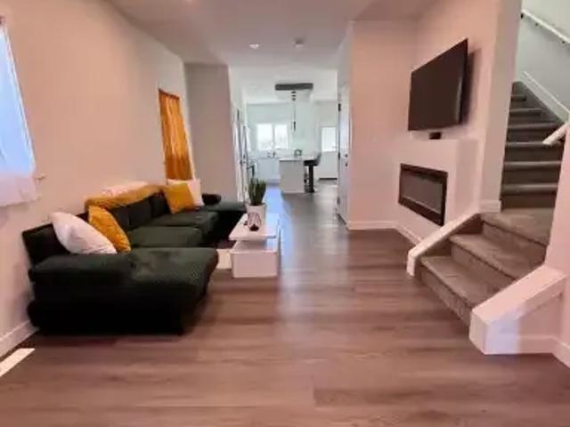 Townhouse for rent in Wedgewood, Alberta
