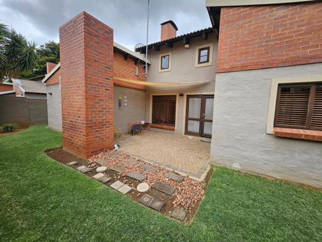 Townhouse for sale in Tlhabane, North West