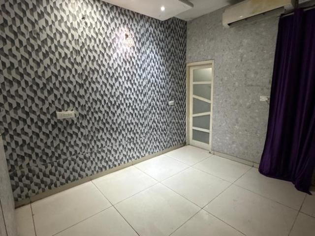 Flat for sale in Zirakpur, Sahibzada Ajit Singh Nagar