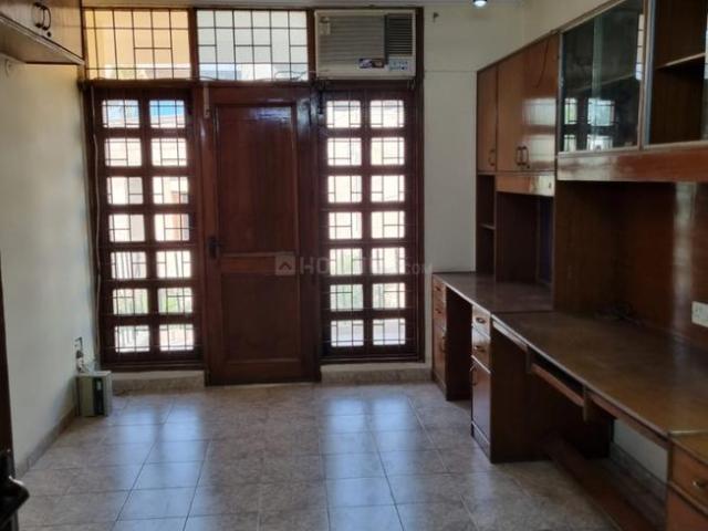 Flat for sale in East Delhi, Deri