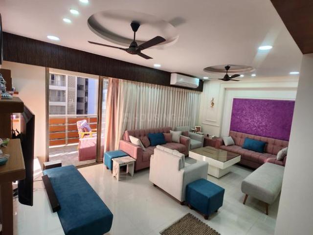 Flat for rent in Madya