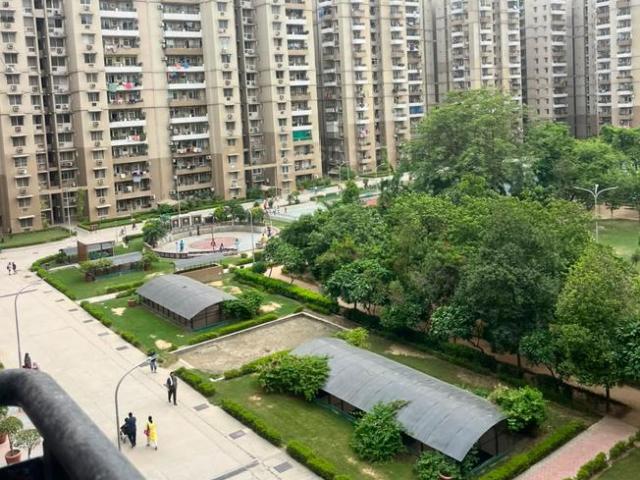 Flat for rent in Stellar Jeevan, Gautam Buddha Nagar