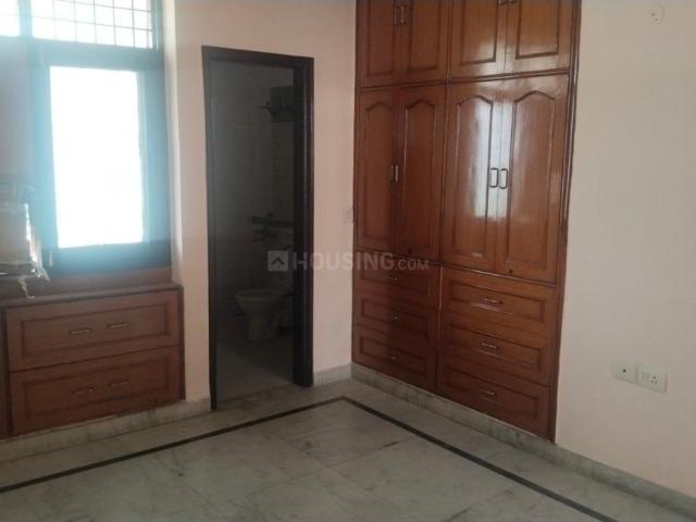 Flat for rent in Deri