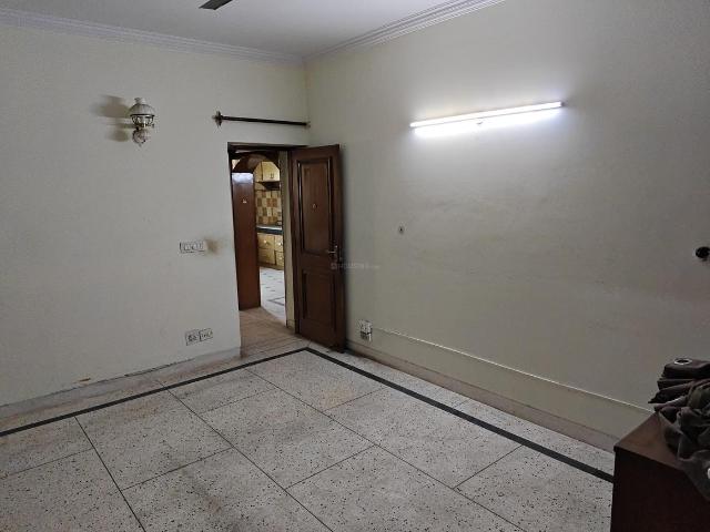 Flat for rent in Deri