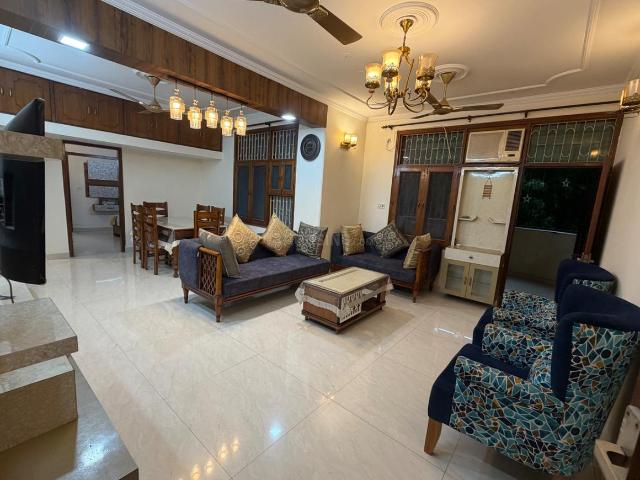 Flat for rent in South West Delhi, Deri