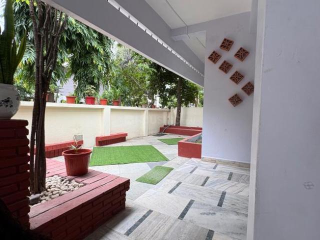 Duplex for rent in Madya