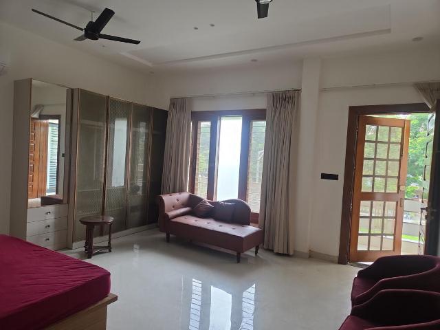 Flat for rent in Mohanlalganj, Arunachal Pradesh