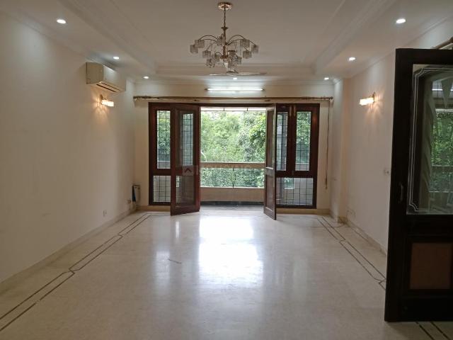 Flat for rent in Deri