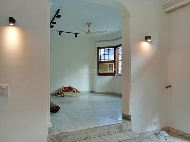 Flat for rent in South Delhi, Deri