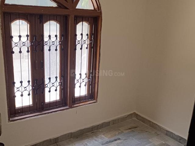 Flat for rent in North West Delhi, Deri