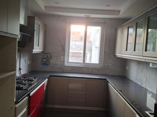 Flat for rent in Deri