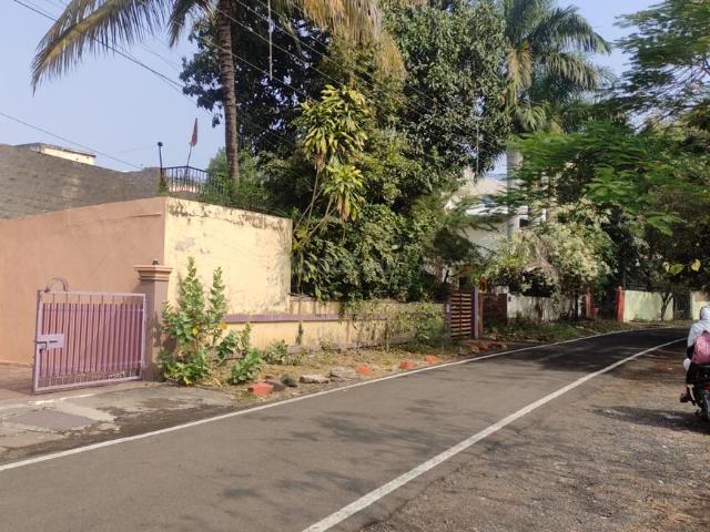 House for sale in Madya