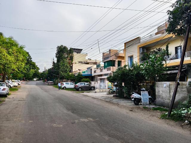 House for sale in Madya