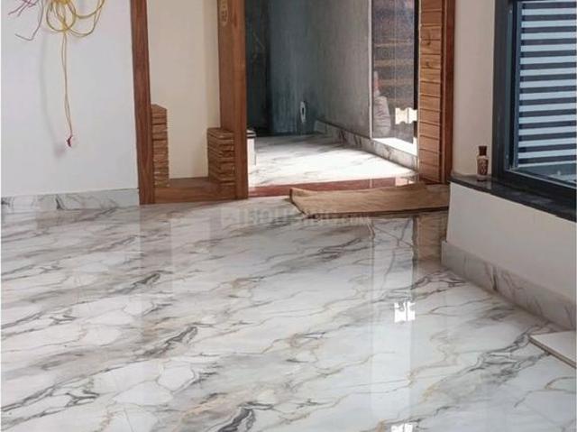 House for sale in Mohanlalganj, Arunachal Pradesh