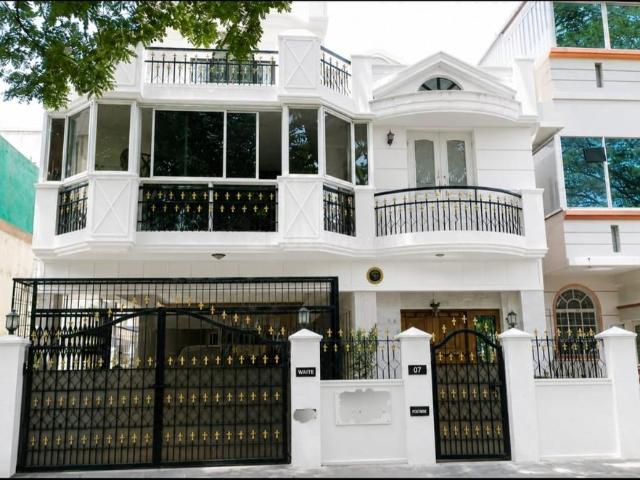 House for sale in Bangalore North, Cox Town - Bangalore