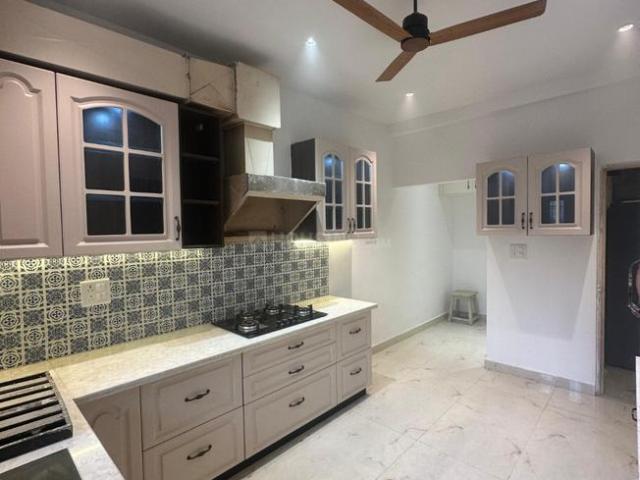 Villa for sale in Madya