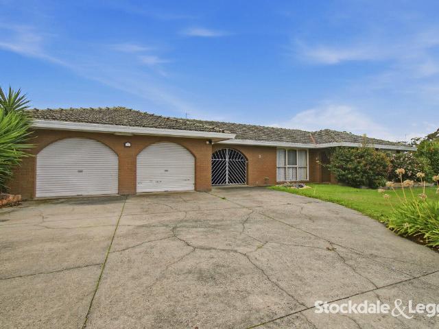 House for rent in Churchill, Victoria