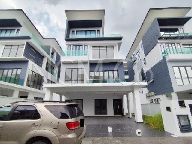 Terraced House for sale in Kuala Selangor, Selangor