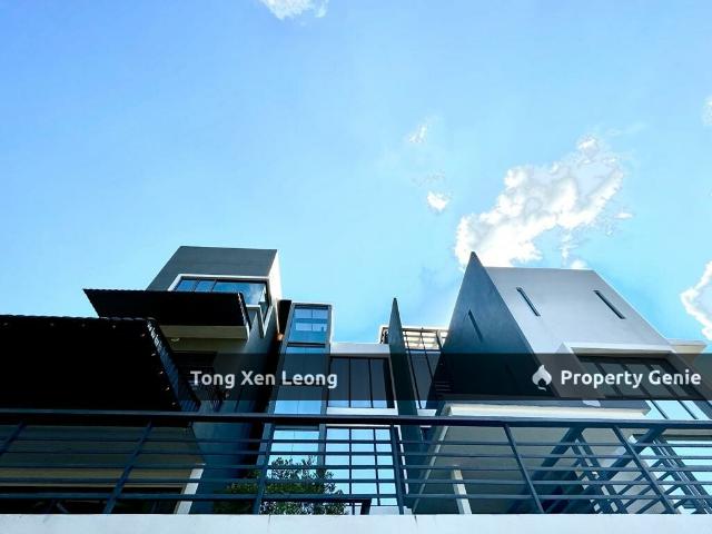 Bungalow for sale in Malaka