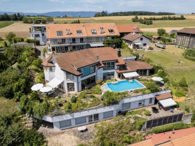 Terrassenwohnung kaufen in Bellerive Waadt, Waadt