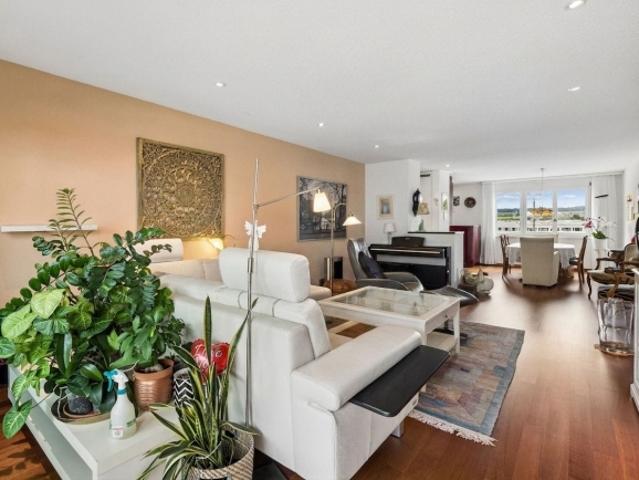 Wohnung kaufen in Dielsdorf, Zürich