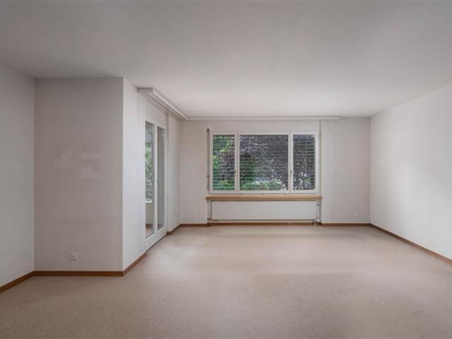 Wohnung kaufen in Maur, Zürich