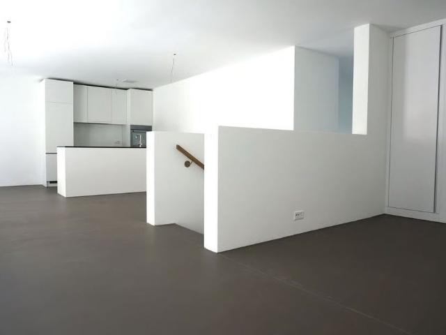 Studio mieten in Einigen, Zürich