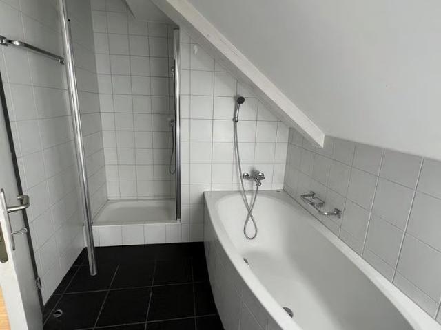 Haus mieten in Einigen, Zürich