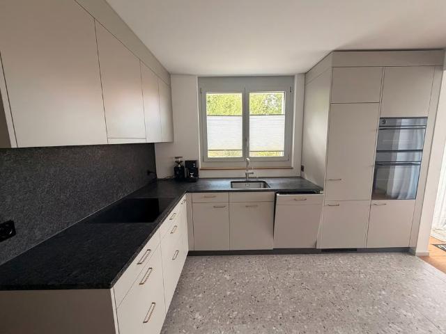 Apartment mieten in Einigen, Zürich