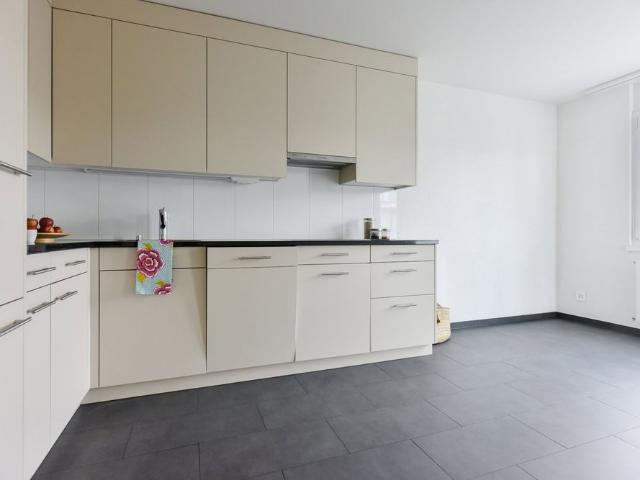 Apartment mieten in Einigen, Zürich