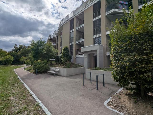 Wohnung mieten in Einigen, Zürich