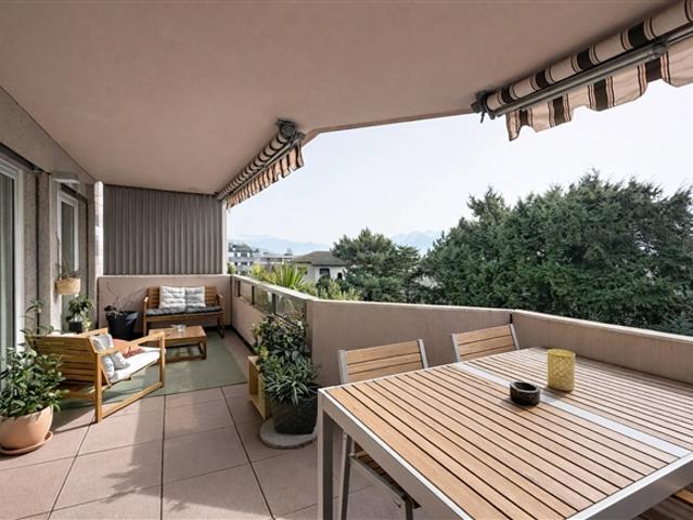 Wohnung kaufen in Pully, Waadt