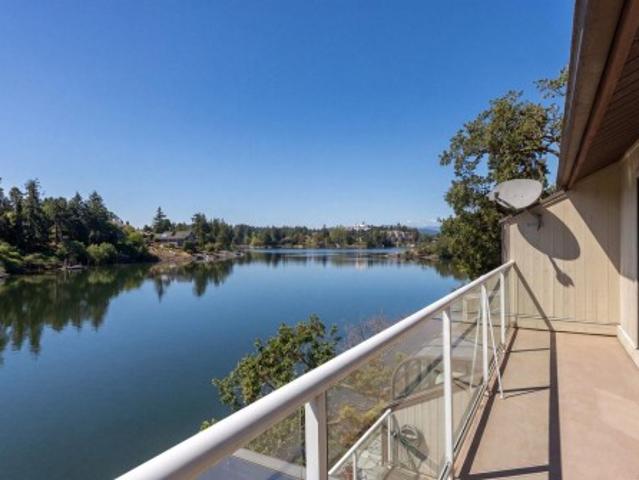 House for sale in Tillicum, Saanich