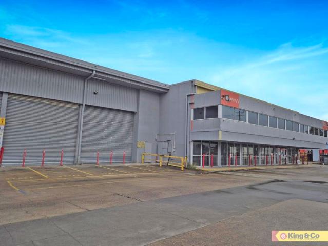 Warehouse for rent in Toombul, Queensland