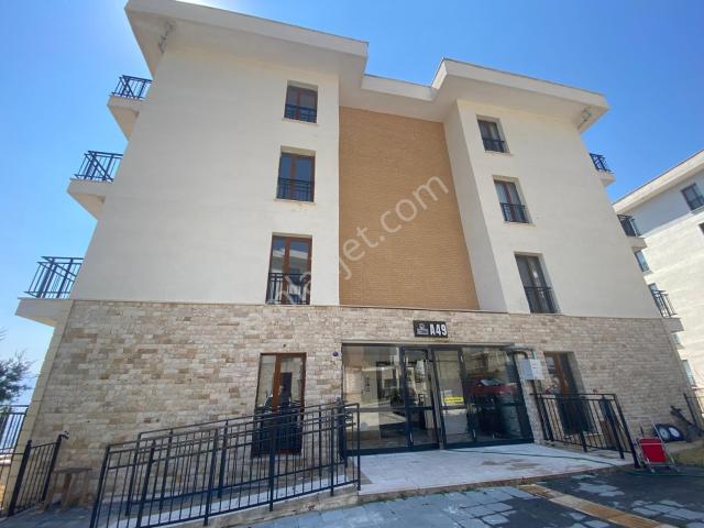 Bayrakli, İzmir içerisinde satılık mülk