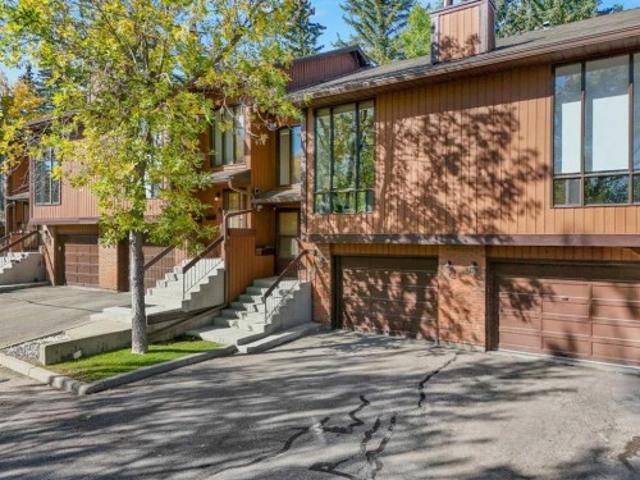 Townhouse for sale in Silver Springs, Calgary