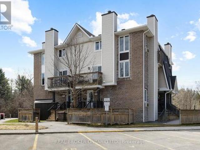 Townhouse for sale in College, Ottawa