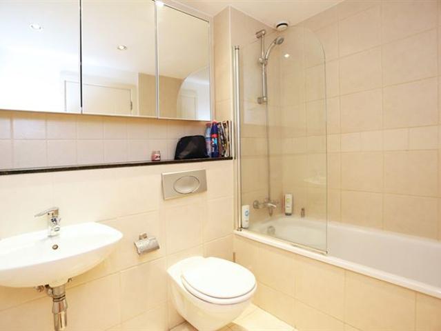 Apartment to rent in Bluebell, North Tipperary