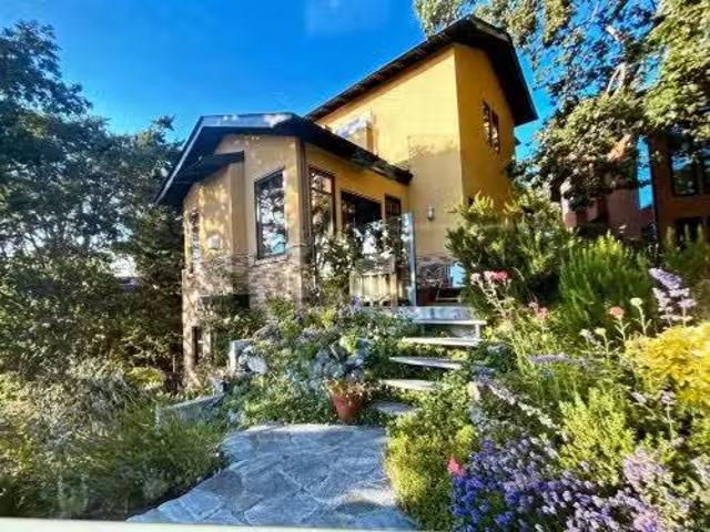 House for sale in Esquimalt, British Columbia