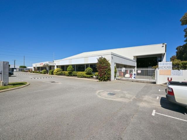 Warehouse for rent in Canning Vale, Western Australia