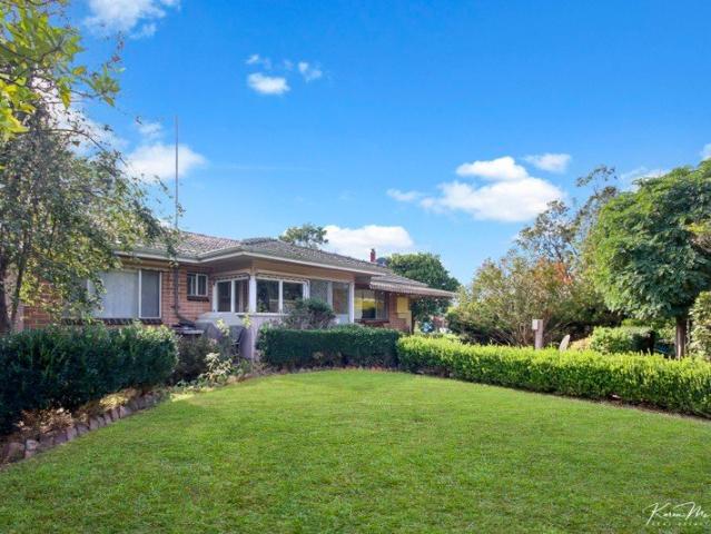 Cottage for sale in Longwarry, Victoria