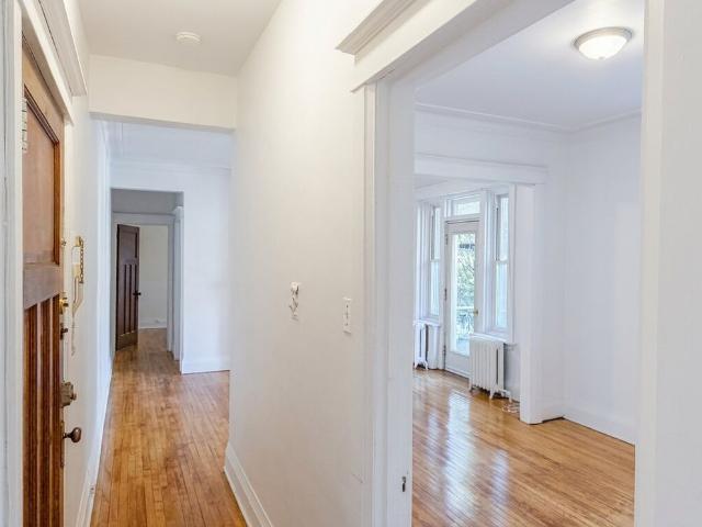 Apartment for rent in Westmount, Montréal (région administrative)