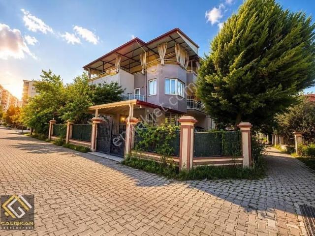 Denizli içerisinde satılık Villa
