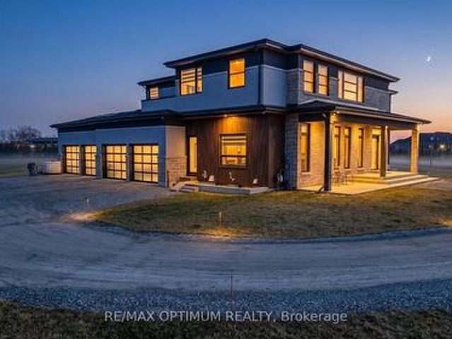 House for sale in Ontario