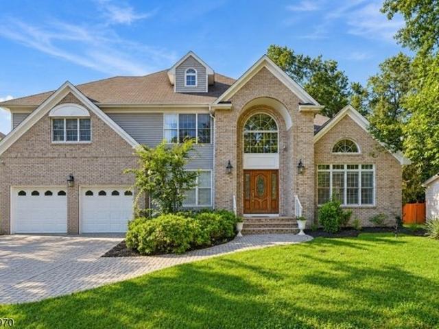 House for sale in East Hanover, New Jersey