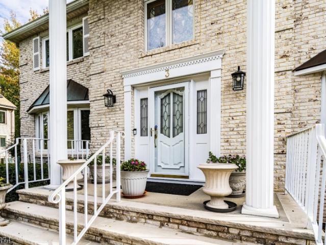 House for sale in Edison, New Jersey