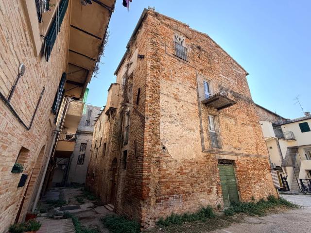 Villa Indipendente in vendita a Castelferretti, Falconara Marittima